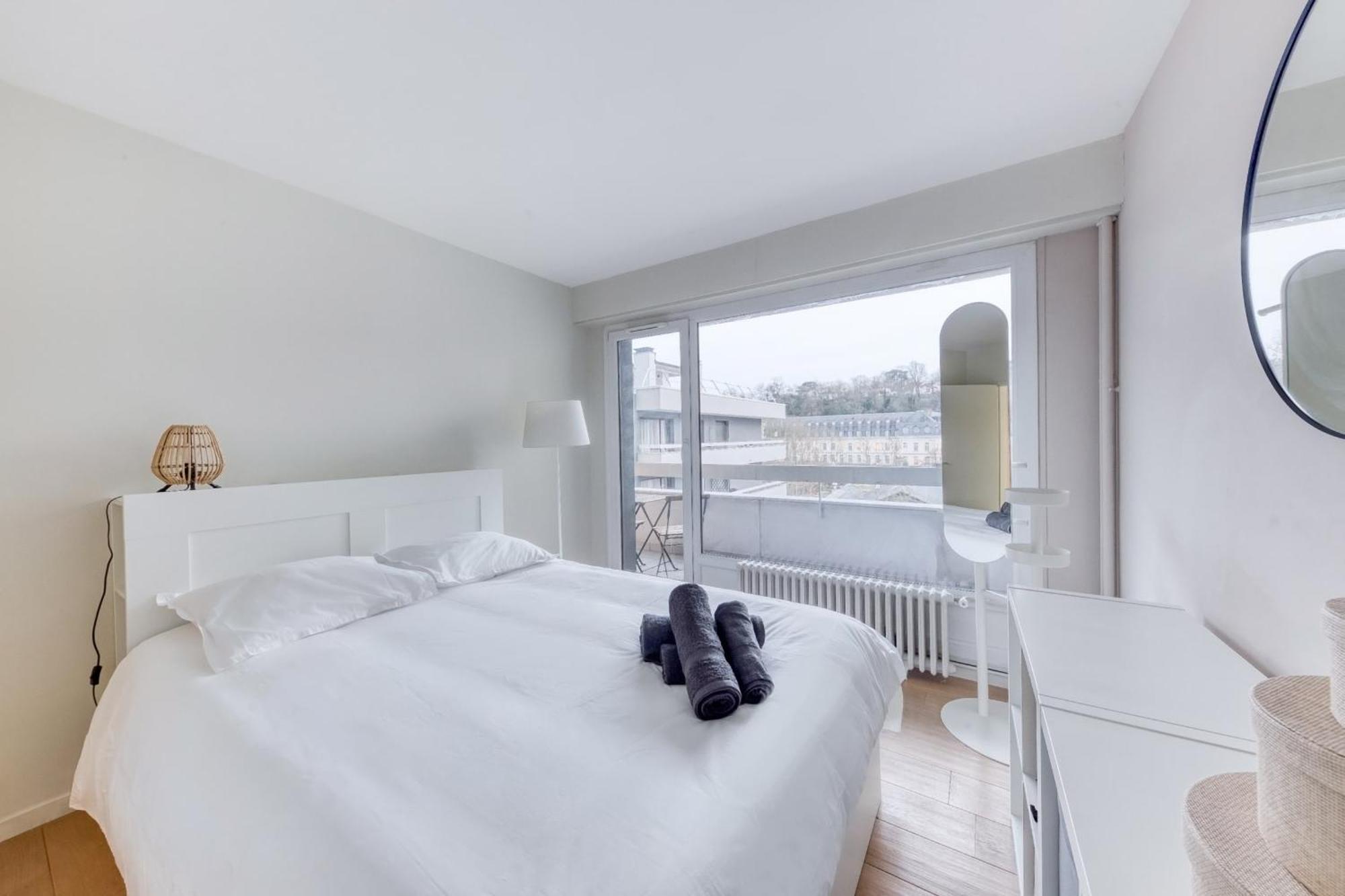 Grand Spacieux - Proche Paris Apartment *