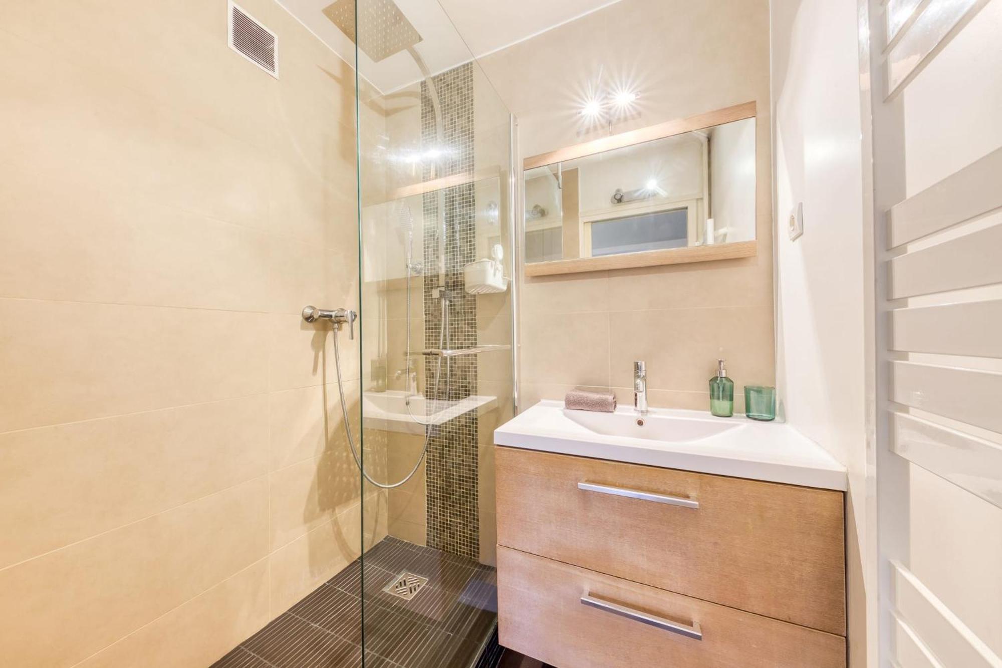 Grand Spacieux - Proche Paris Appartement *