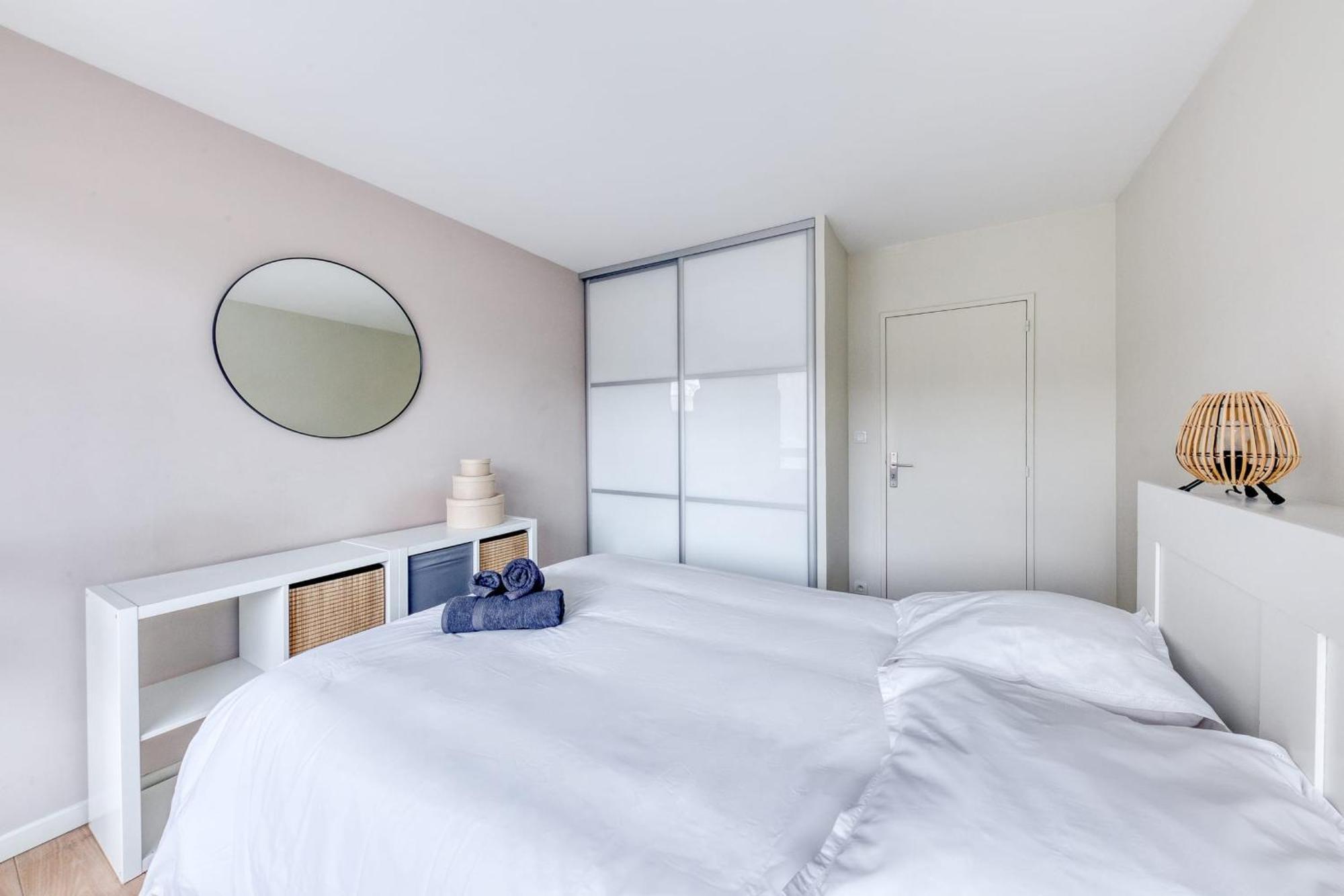 Grand Spacieux - Proche Paris Apartment Sevres